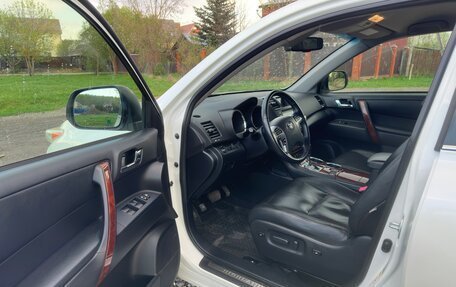 Toyota Highlander III, 2011 год, 1 800 000 рублей, 9 фотография