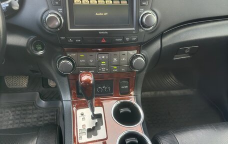 Toyota Highlander III, 2011 год, 1 800 000 рублей, 11 фотография