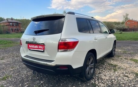 Toyota Highlander III, 2011 год, 1 800 000 рублей, 6 фотография