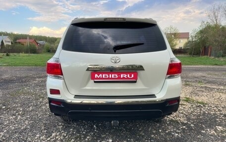 Toyota Highlander III, 2011 год, 1 800 000 рублей, 5 фотография