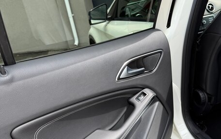 Mercedes-Benz GLA, 2016 год, 1 950 000 рублей, 11 фотография