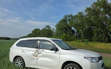 Mitsubishi Outlander III рестайлинг 3, 2013 год, 999 999 рублей, 7 фотография