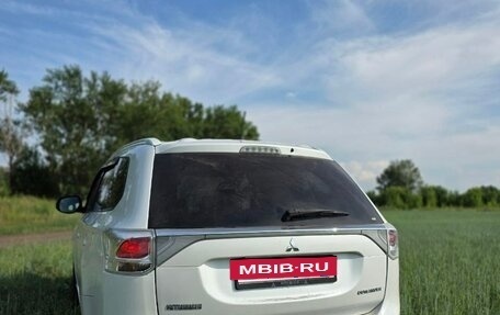 Mitsubishi Outlander III рестайлинг 3, 2013 год, 999 999 рублей, 5 фотография