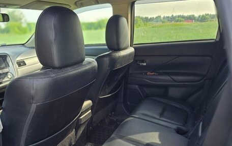 Mitsubishi Outlander III рестайлинг 3, 2013 год, 999 999 рублей, 12 фотография