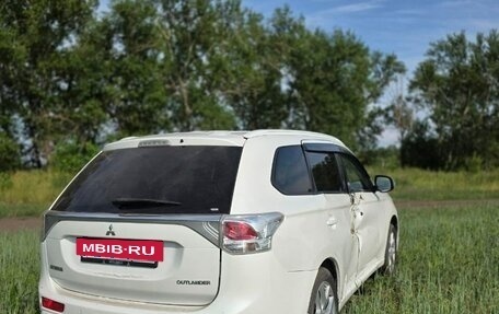 Mitsubishi Outlander III рестайлинг 3, 2013 год, 999 999 рублей, 6 фотография