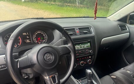 Volkswagen Jetta VI, 2012 год, 870 000 рублей, 2 фотография