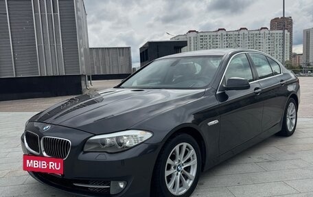 BMW 5 серия, 2011 год, 1 400 000 рублей, 2 фотография