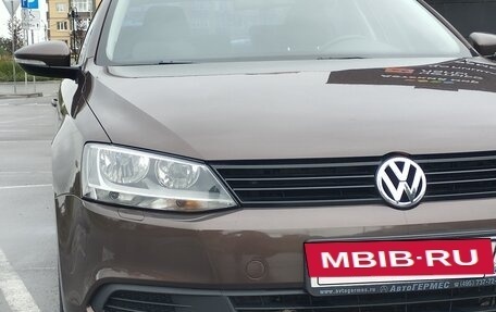 Volkswagen Jetta VI, 2014 год, 1 290 000 рублей, 2 фотография
