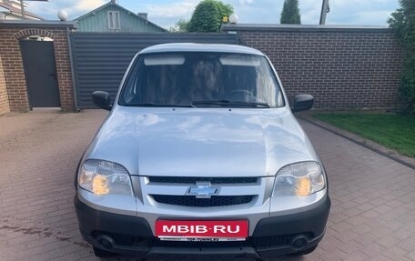 Chevrolet Niva I рестайлинг, 2011 год, 380 000 рублей, 1 фотография