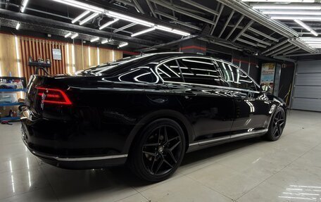 Volkswagen Passat B8 рестайлинг, 2019 год, 3 200 000 рублей, 4 фотография