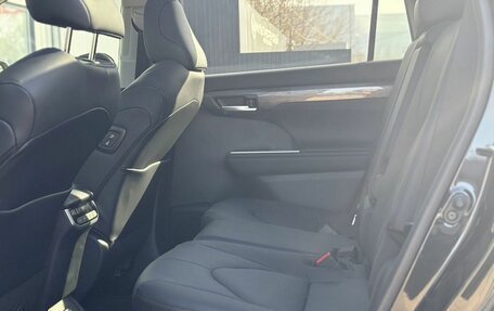 Toyota Highlander, 2026 год, 5 060 000 рублей, 22 фотография