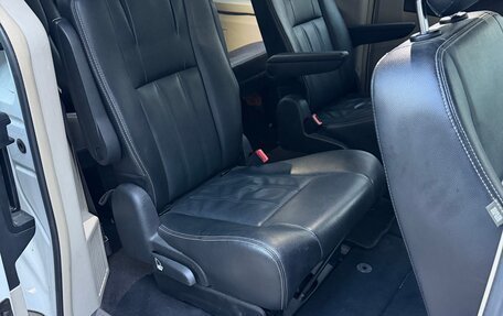 Chrysler Town & Country V рестайлинг, 2014 год, 2 000 000 рублей, 14 фотография
