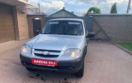 Chevrolet Niva I рестайлинг, 2011 год, 380 000 рублей, 3 фотография