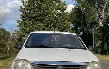 Renault Logan I, 2012 год, 200 000 рублей, 2 фотография