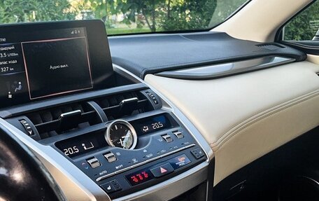 Lexus NX I, 2017 год, 2 935 000 рублей, 12 фотография