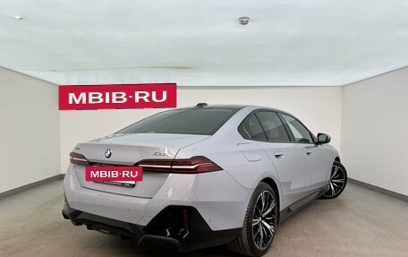 BMW 5 серия, 2025 год, 8 870 000 рублей, 2 фотография