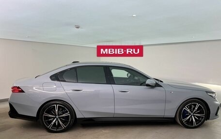 BMW 5 серия, 2025 год, 8 870 000 рублей, 6 фотография