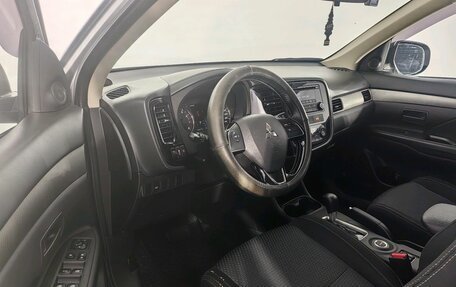 Mitsubishi Outlander III рестайлинг 3, 2016 год, 1 569 000 рублей, 9 фотография