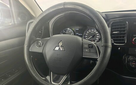 Mitsubishi Outlander III рестайлинг 3, 2016 год, 1 569 000 рублей, 14 фотография