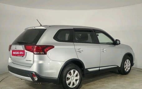 Mitsubishi Outlander III рестайлинг 3, 2016 год, 1 569 000 рублей, 5 фотография