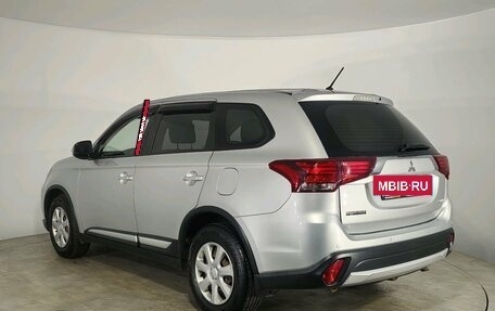 Mitsubishi Outlander III рестайлинг 3, 2016 год, 1 569 000 рублей, 7 фотография
