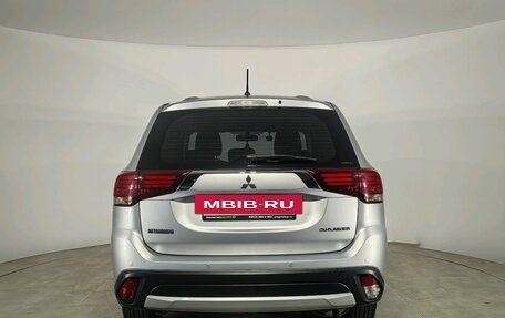 Mitsubishi Outlander III рестайлинг 3, 2016 год, 1 569 000 рублей, 6 фотография
