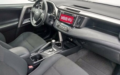 Toyota RAV4, 2016 год, 1 990 000 рублей, 11 фотография