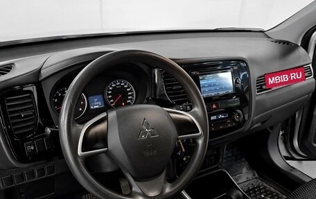 Mitsubishi Outlander III рестайлинг 3, 2017 год, 1 890 000 рублей, 7 фотография
