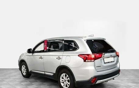 Mitsubishi Outlander III рестайлинг 3, 2017 год, 1 890 000 рублей, 4 фотография