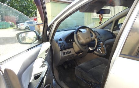Mitsubishi Grandis, 2004 год, 590 000 рублей, 14 фотография