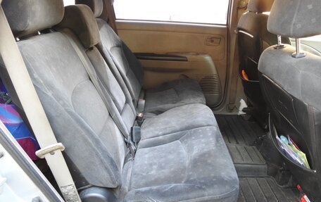 Mitsubishi Grandis, 2004 год, 590 000 рублей, 10 фотография