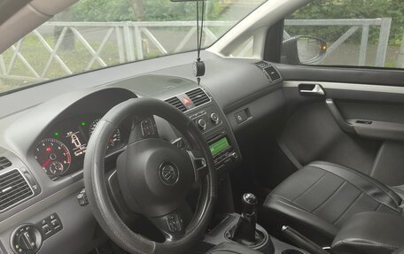 Volkswagen Touran III, 2013 год, 800 000 рублей, 6 фотография