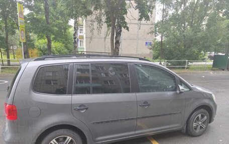 Volkswagen Touran III, 2013 год, 800 000 рублей, 5 фотография