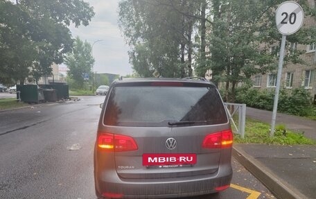 Volkswagen Touran III, 2013 год, 800 000 рублей, 4 фотография