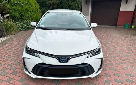 Toyota Corolla, 2022 год, 1 700 000 рублей, 2 фотография
