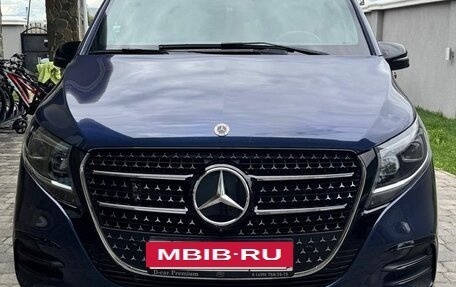 Mercedes-Benz V-Класс, 2024 год, 11 000 000 рублей, 2 фотография