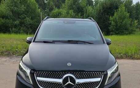 Mercedes-Benz V-Класс, 2018 год, 4 650 000 рублей, 1 фотография
