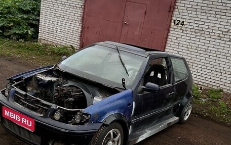 Volkswagen Polo III рестайлинг, 2001 год, 50 000 рублей, 1 фотография