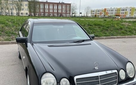 Mercedes-Benz E-Класс, 1997 год, 470 000 рублей, 1 фотография