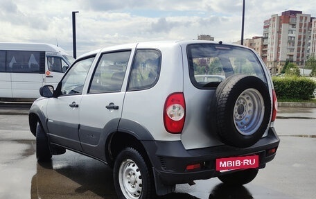 Chevrolet Niva I рестайлинг, 2011 год, 350 000 рублей, 4 фотография