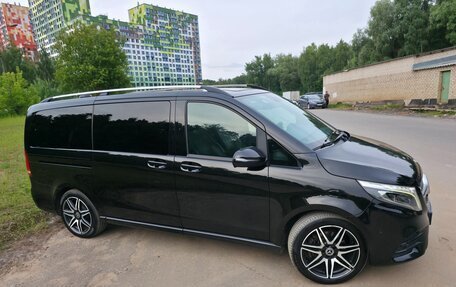 Mercedes-Benz V-Класс, 2018 год, 4 650 000 рублей, 3 фотография