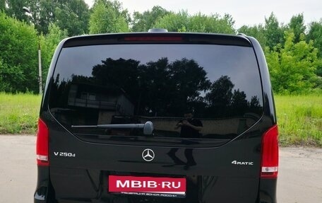 Mercedes-Benz V-Класс, 2018 год, 4 650 000 рублей, 5 фотография