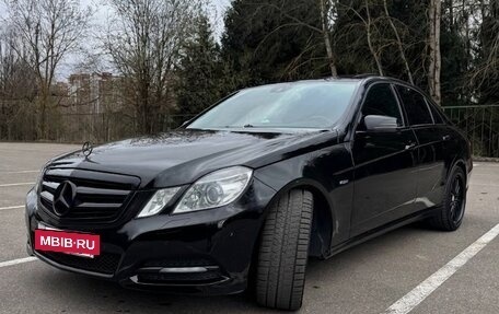 Mercedes-Benz E-Класс, 2011 год, 1 750 000 рублей, 3 фотография