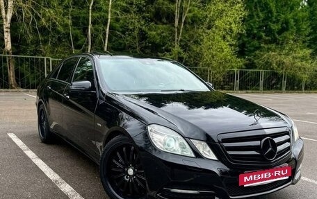 Mercedes-Benz E-Класс, 2011 год, 1 750 000 рублей, 2 фотография