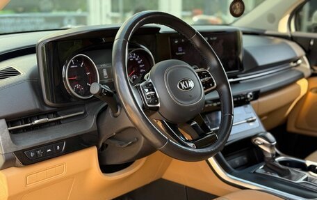 KIA Carnival, 2020 год, 3 750 000 рублей, 21 фотография