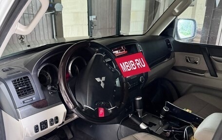 Mitsubishi Pajero IV, 2019 год, 4 000 000 рублей, 6 фотография