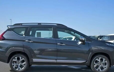 Mitsubishi Xpander, 2026 год, 2 560 000 рублей, 4 фотография