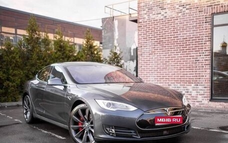 Tesla Model S I, 2015 год, 3 100 000 рублей, 1 фотография