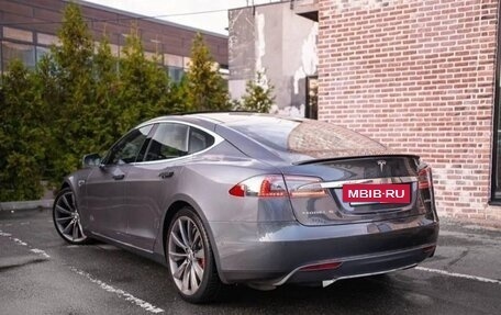 Tesla Model S I, 2015 год, 3 100 000 рублей, 2 фотография