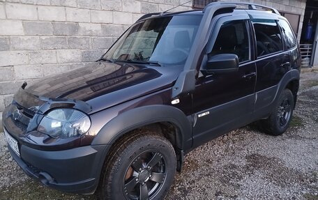Chevrolet Niva I рестайлинг, 2017 год, 700 000 рублей, 8 фотография